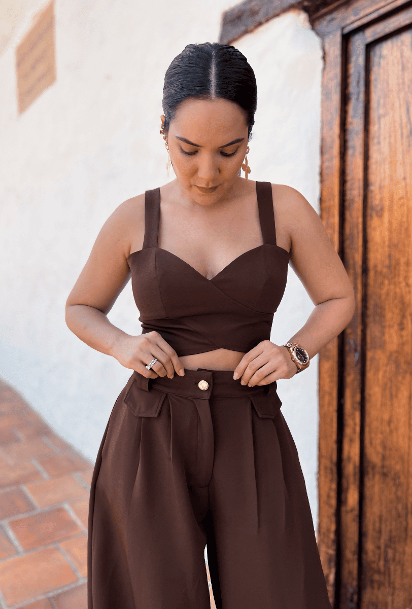 CROPTOP ESCOTE CORAZÓN | ÉBANO