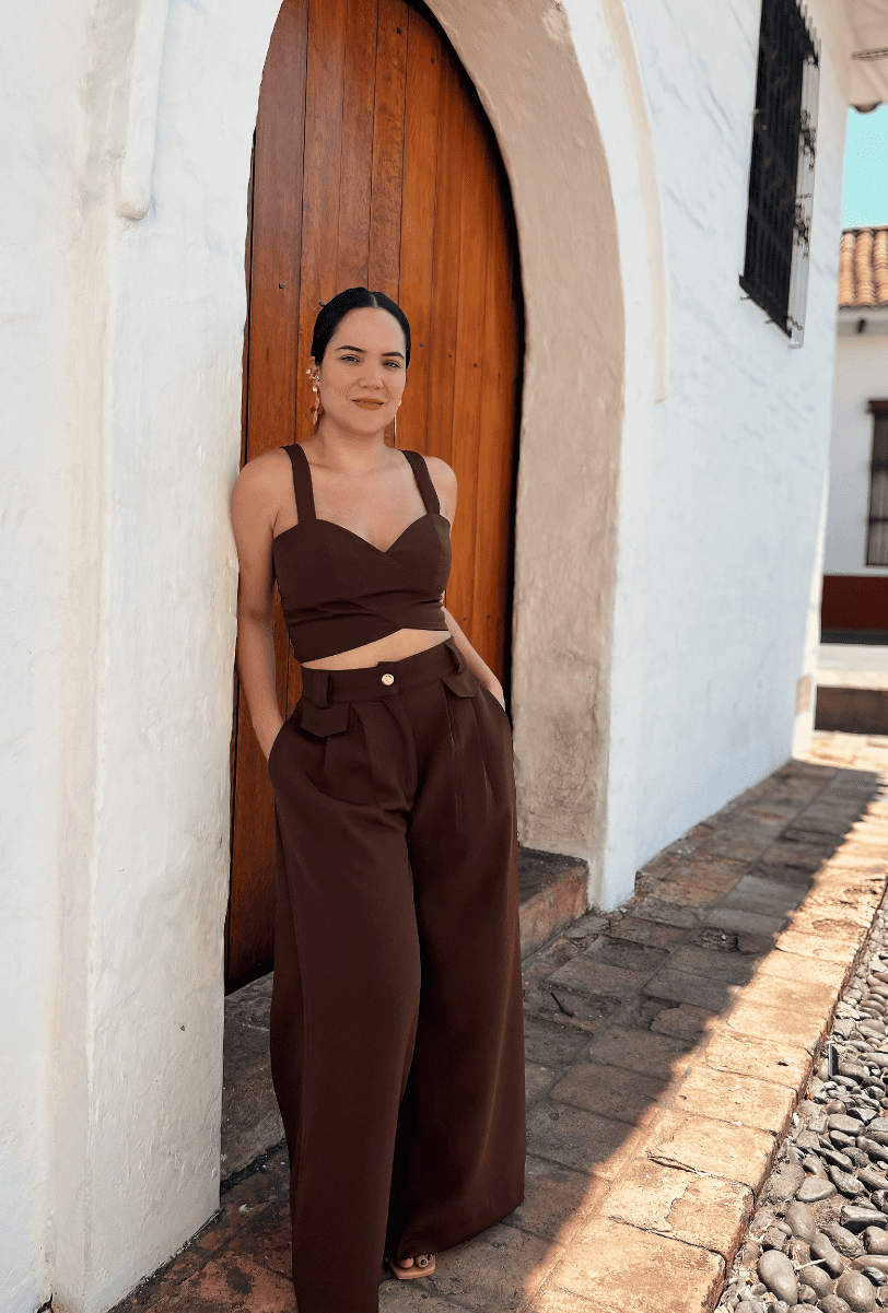 CROPTOP ESCOTE CORAZÓN | ÉBANO