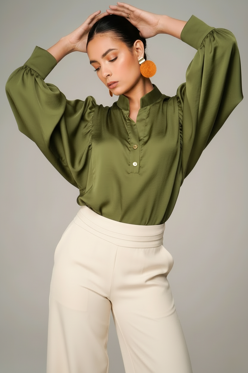 BLUSA FLUIDA EN SEDA CORRUGADA VERDE MILITAR "MILANO" | NUEVO