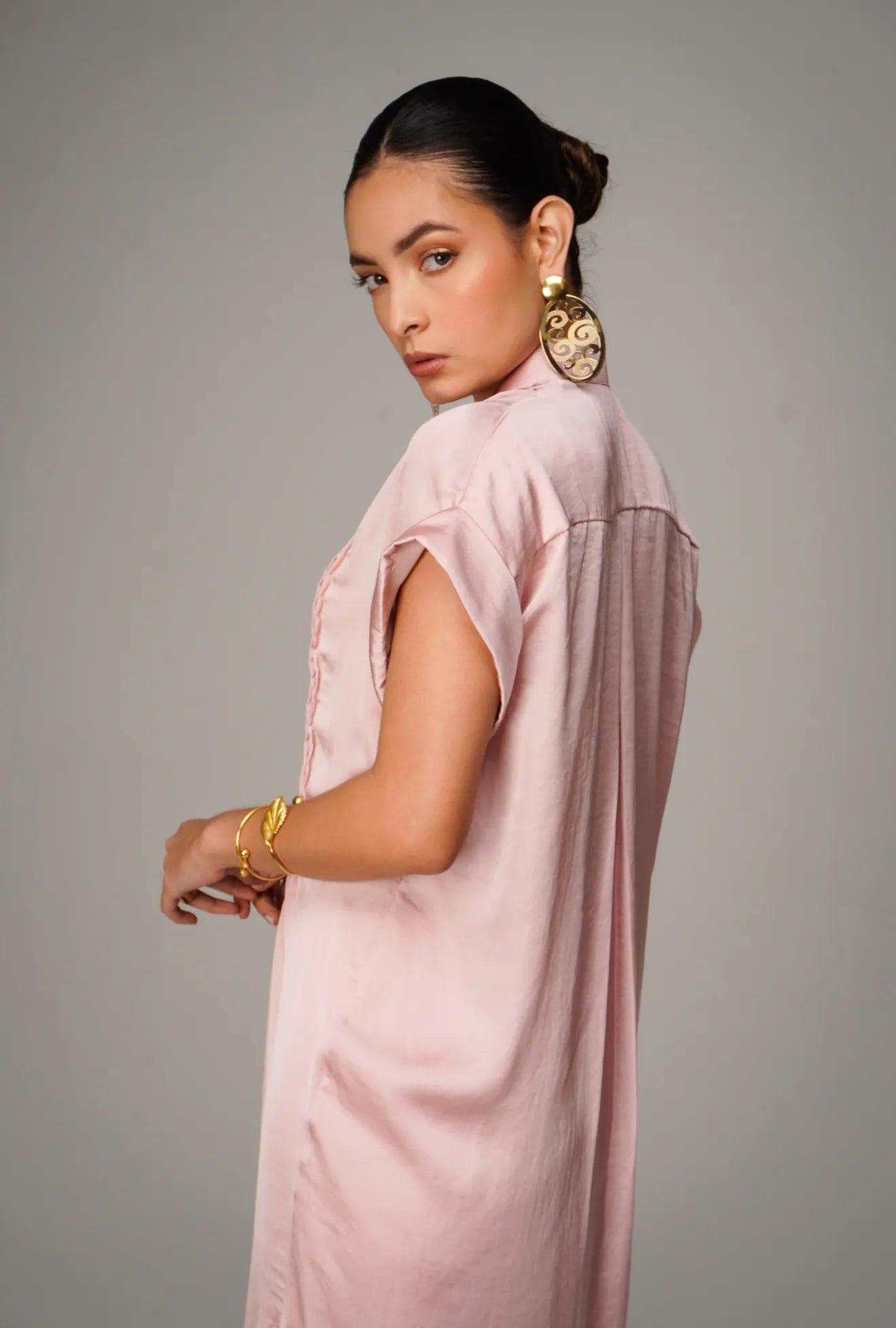 MAXI VESTIDO CON ALFORZAS PALO DE ROSA "DOLCE" | NUEVO