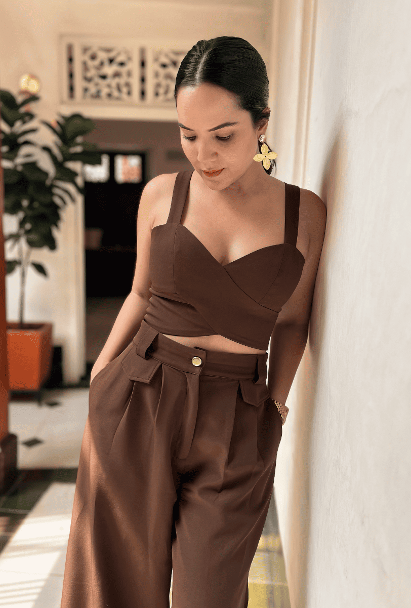 CROPTOP ESCOTE CORAZÓN | ÉBANO