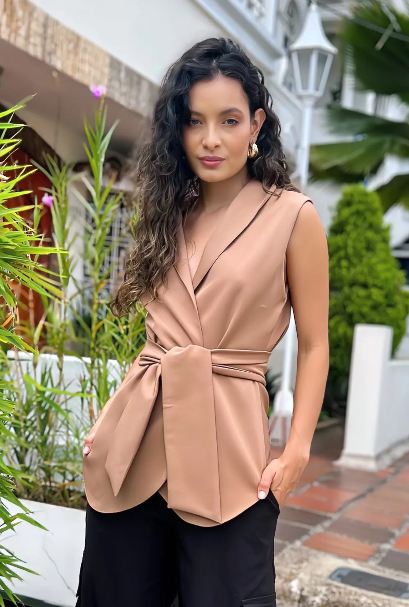 CHALECO "TOPACIO" SASTRE COLOR MOCCA  | NUEVO