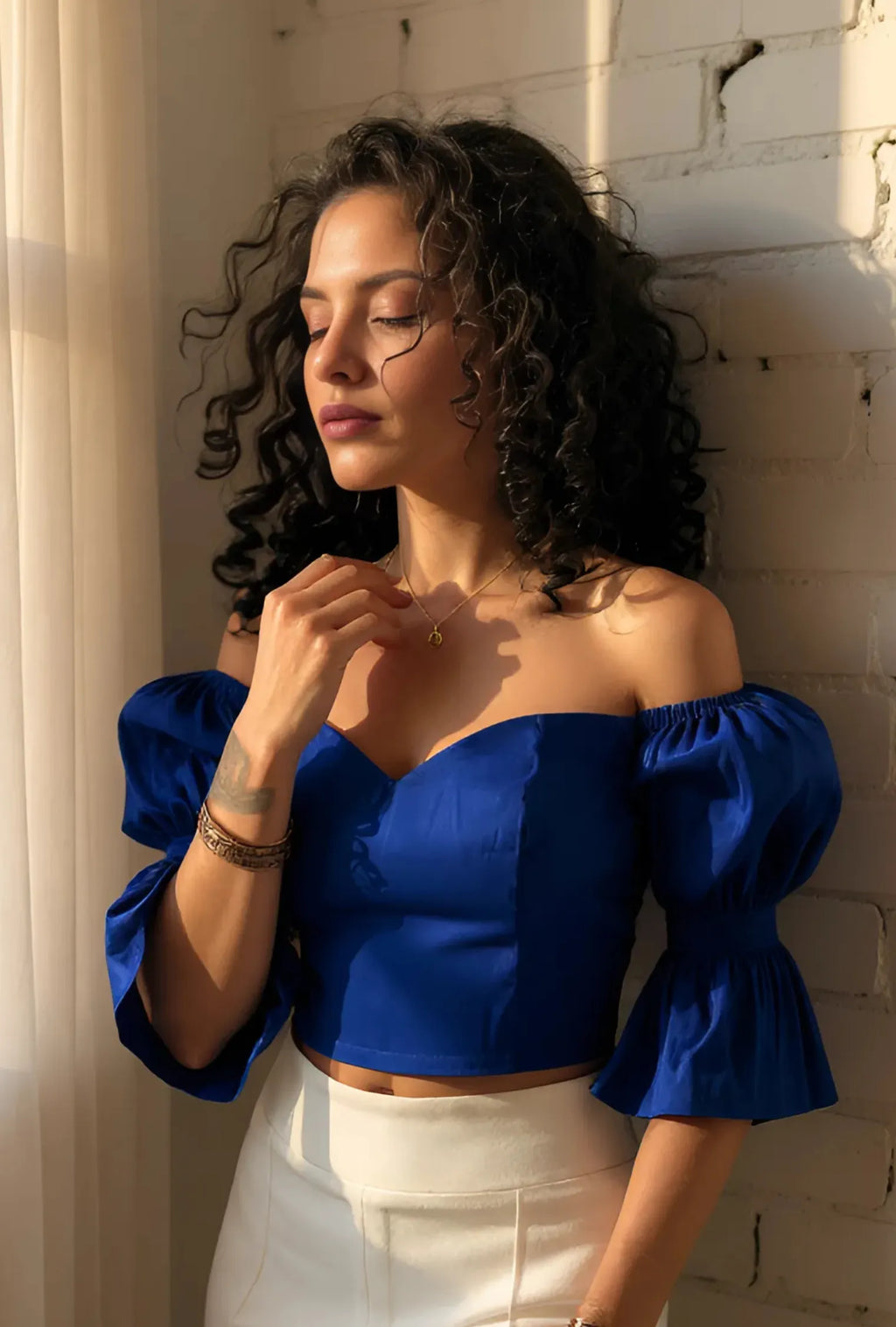 CROPTOP AMARANTHA ESCOTE CORAZÓN AZUL REY