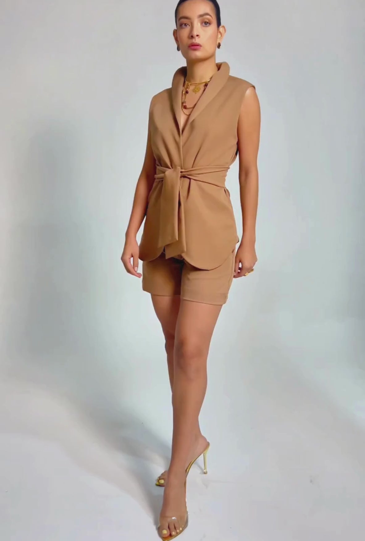CHALECO SASTRE COLOR MOCCA "TOPACIO" | NUEVO